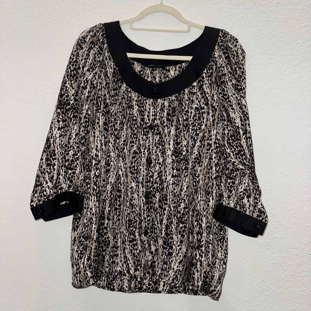 BCBG Maxazaria Animal Print Blouse Women's Size Medium Buttonup Top Work Casual